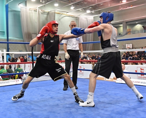 Adam Azim (Pinewood, black top) v Jay Turner (Frankie Gavin's, white top)
